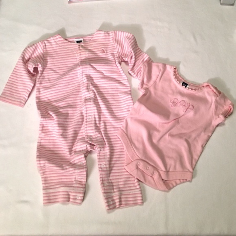 GAP Factory Store (2) Newborn Onesies 3-6 Mo
